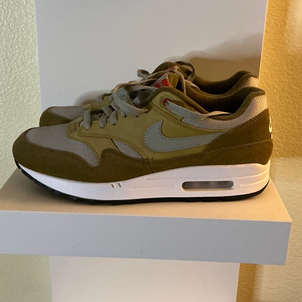 Nike Air Max 1 Olive and Gray Men's Sneakers with original box - Picture 3 of 5